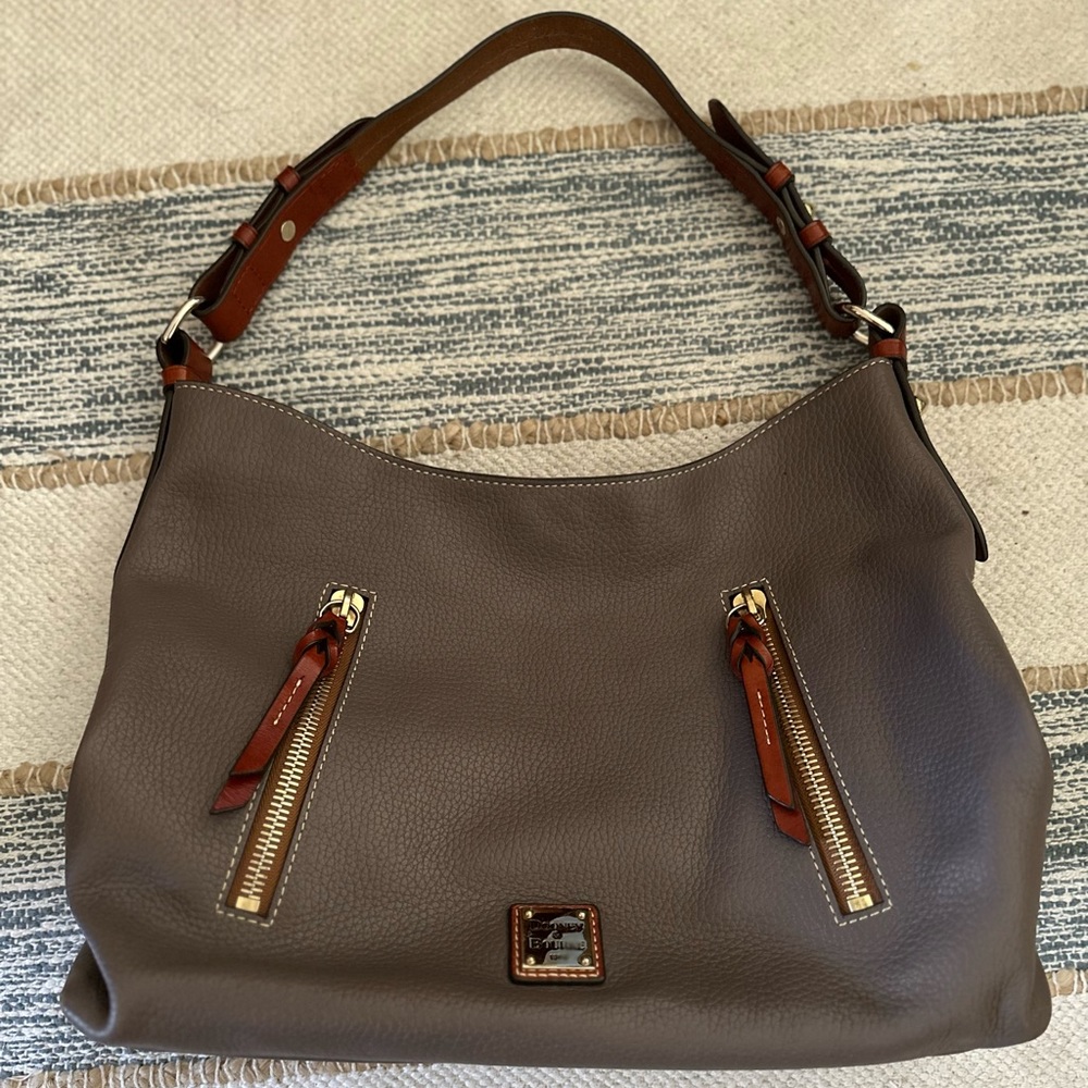 Dooney & Bourke pocketbook